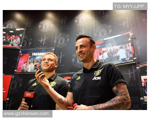 博士足球球星的成长历程与赛场传奇精神探索