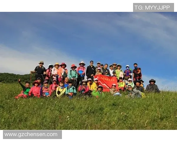 足球巨星携手亚裔佳人共谱浪漫篇章 向世界展示跨文化婚姻的美丽与力量